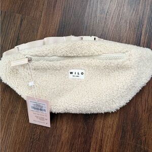 NWT Wilo Sherpa Fleece Belt Bag Cream Crossbody Fanny Pack Adjustable Strap
